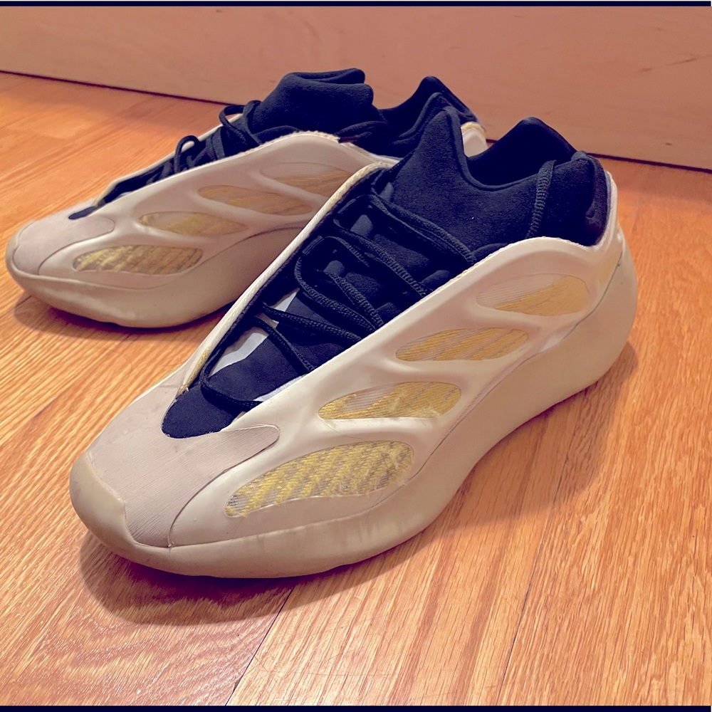 Yeezy’s 700 V3